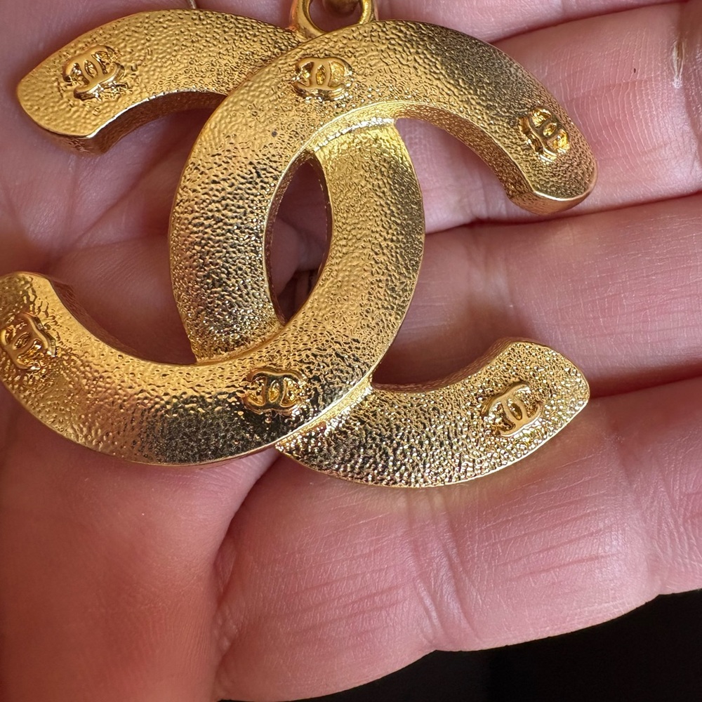 Gold Tone Women’s Chain Necklace - Elegant Round Link - Picture 3 of 5